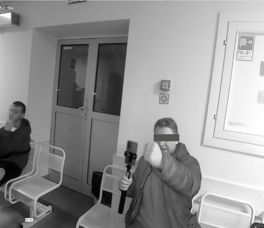 «Просто человек» с Конституцией устроил переполох в новосибирской больнице