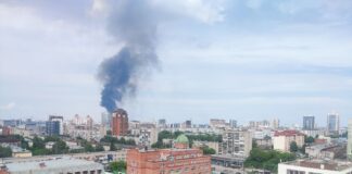 Скорая на месте: Крупный пожар произошел в районе новосибирского завода «Экран»