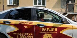 «Хотел поиграть»: Бойцы ЧОПа в Новосибирске защитили отдел полиции от пьяницы