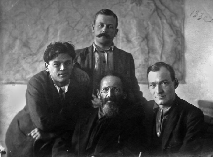 Вениамин Вегман с редколлегией журнала «Сибирские огни»